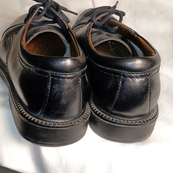 Dockers Cap-Toe Oxfords - Picture 3 of 5